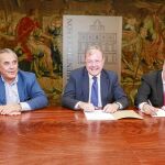 El alcalde de León, Antonio Silván, preside la reunión del Consejo del Diálogo Social celebrada ayer