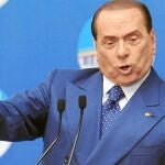 Berlusconi lanzó ayer un feroz ataque a los magistrados italianos durante un tempestuoso mitin político en Brescia