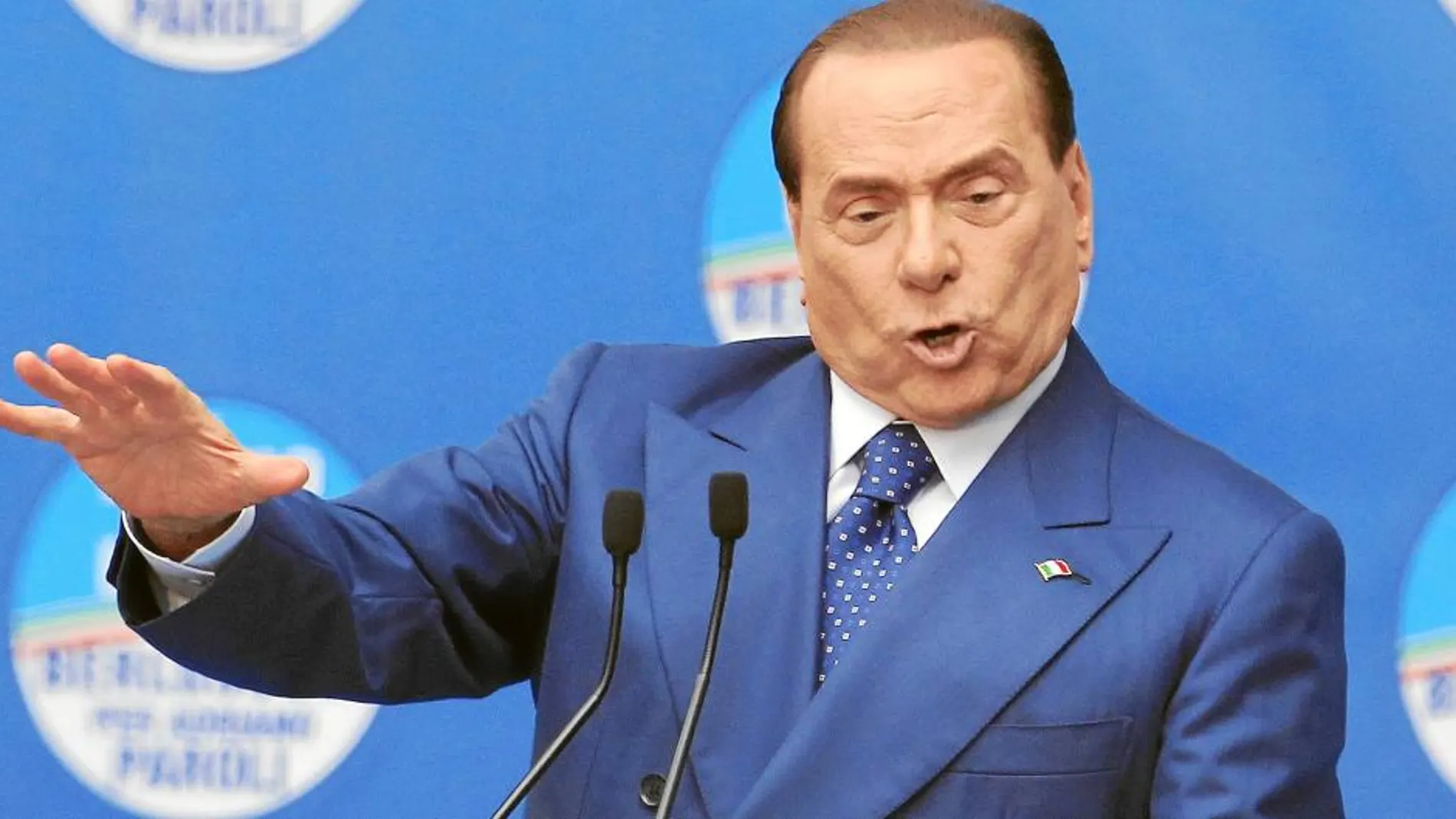 Berlusconi lanzó ayer un feroz ataque a los magistrados italianos durante un tempestuoso mitin político en Brescia