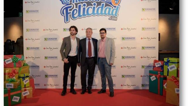 Una campaña «transforma» neumáticos viejos en juguetes para niños necesitados