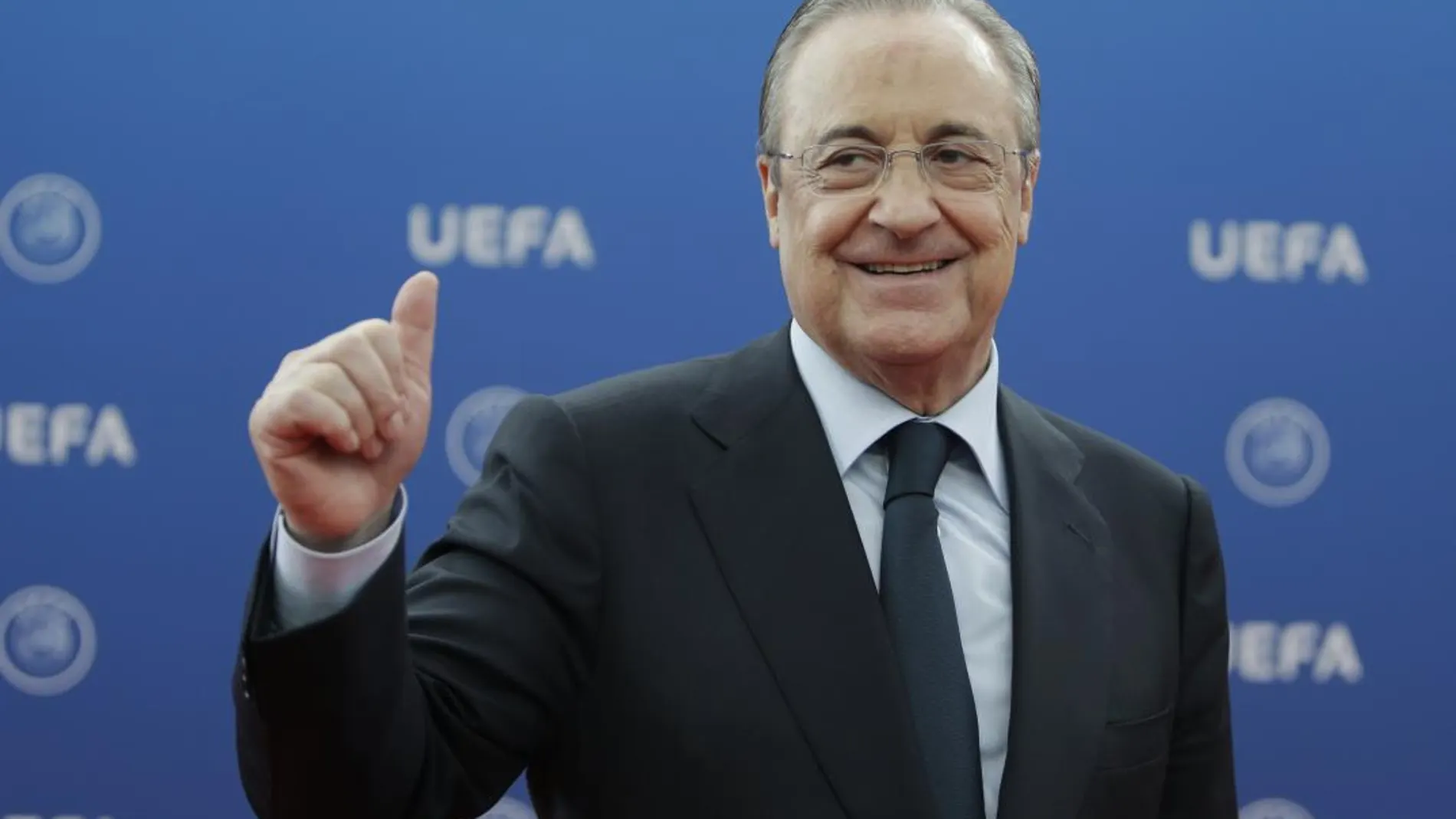 El presidente del Real Madrid, Florentino Pérez, en la última gala de la UEFA / Reuters
