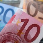 El superávit de la eurozona en el comercio de bienes cae un 18,5 % en julio