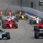 Hamilton «hunde» a Vettel