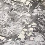 Fotografía aérea distribuida y cedida por la Fuerza de Tarea Conjunta Combinada (CJTF) muestra los restos destruidos de la Gran Mezquita de al-Nuri en el oeste de Mosul.