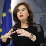 La vicepresidenta del Gobierno, Soraya Sáenz de Santamaría, durante la rueda de prensa tras la reunión del Consejo de Ministros