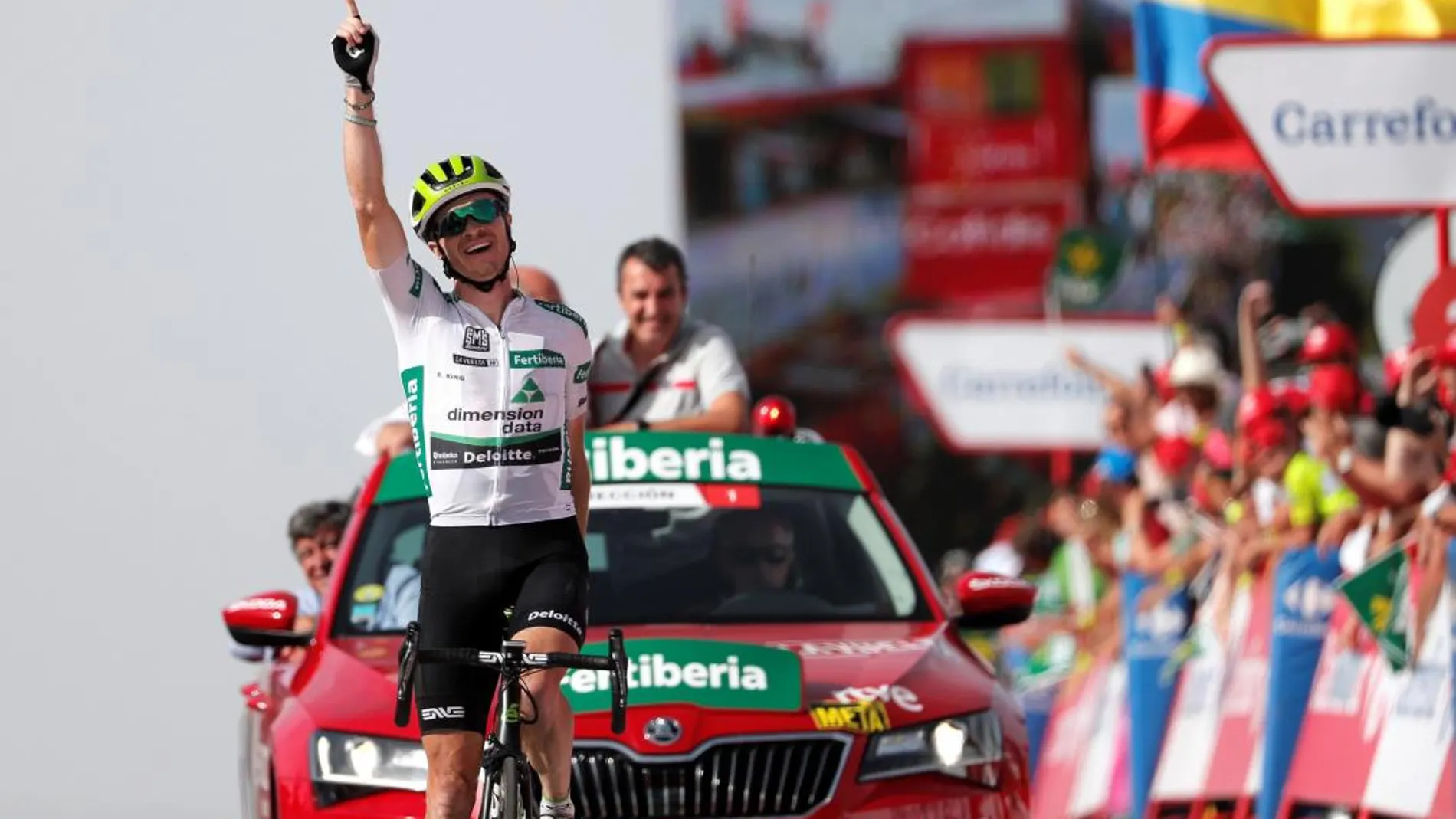 Benjamin King se ha impuesto en solitario en la novena etapa de la Vuelta. EFE/ Manuel Bruque