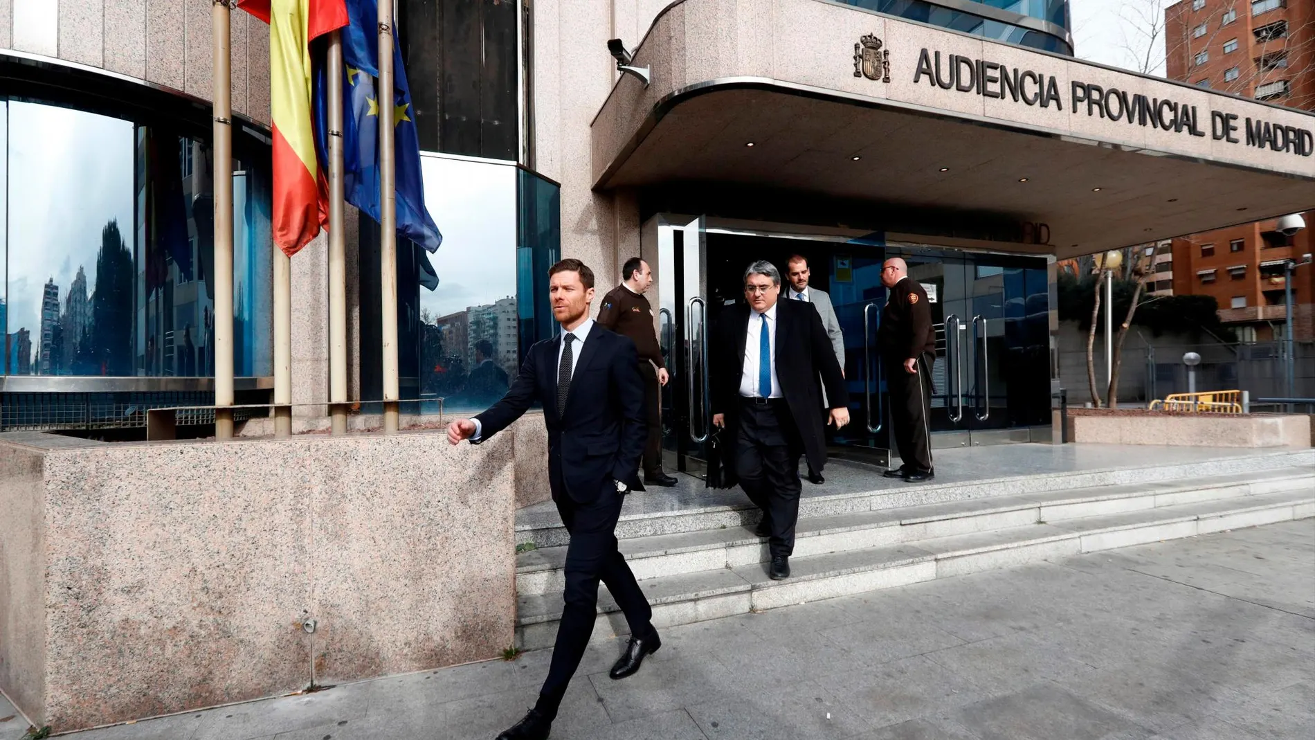 Xabi Alonso a la salida de la Audiencia Provincial de Madrid