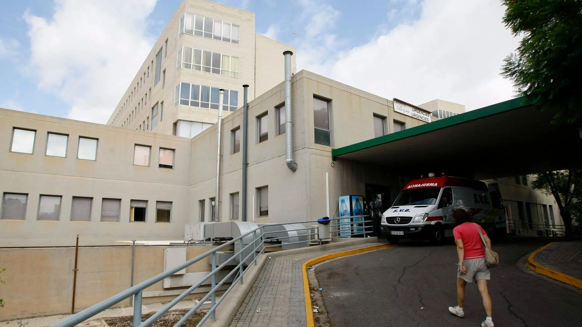 Acceso a Urgencias del hospital Hospital Sant Joan de Alicante