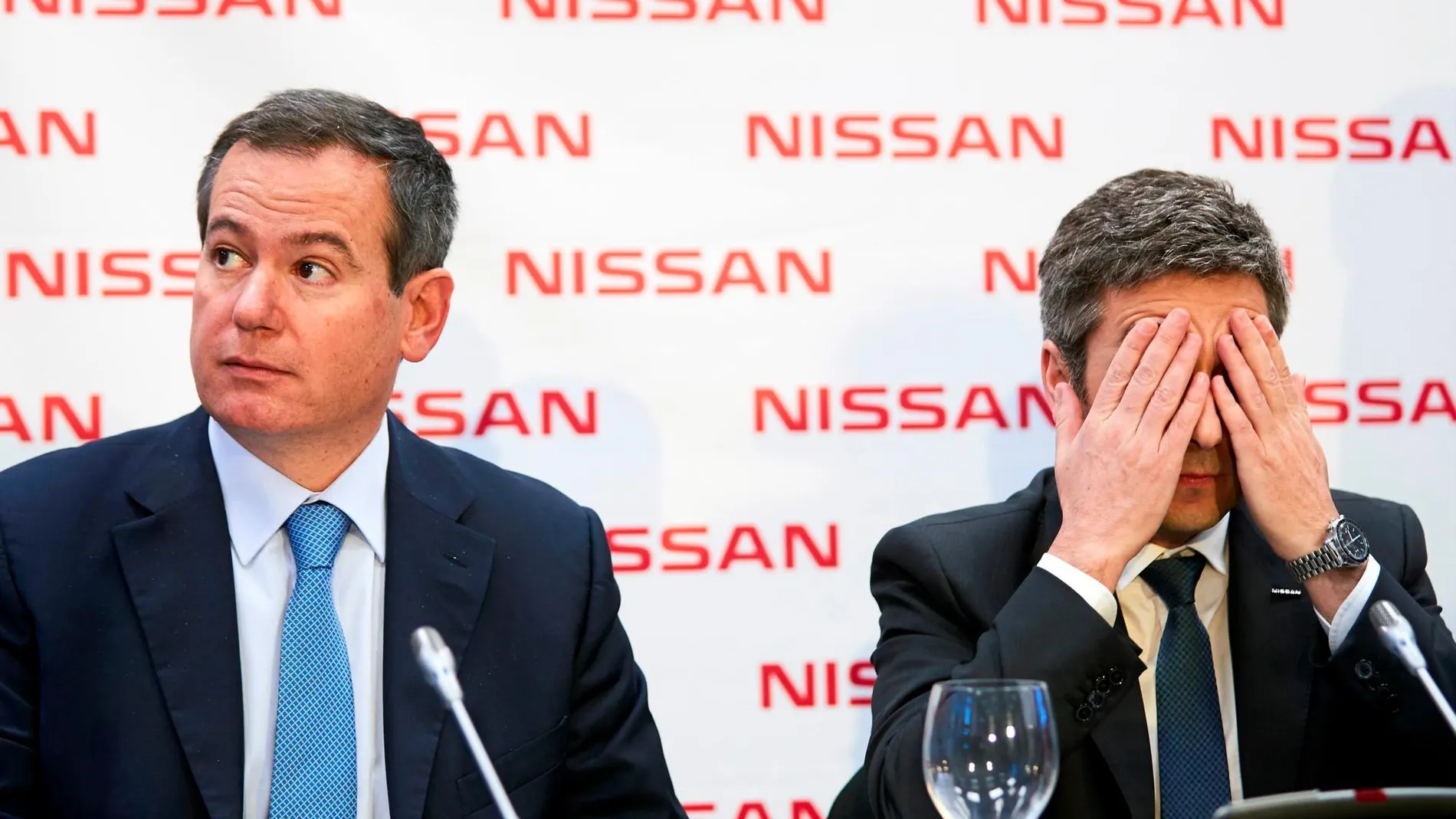 El presidente de Nissan Europa, Gianluca de Ficchy, y el consejero delegado de Nissan Motor Iberica, Genís Alonso, durante la rueda de prensa de hoy
