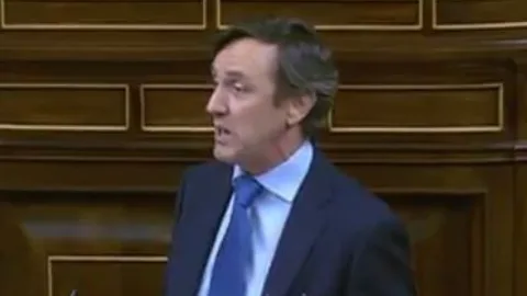 Rafael Hernando durante su discurso en el Congreso