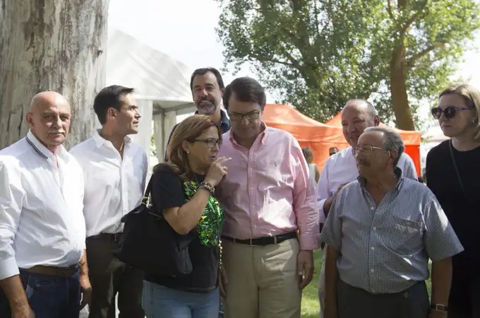 Fernández Mañueco destaca la «firme defensa» de pueblos y familias del PP