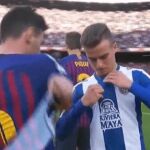 Pedrosa cambiándose la camiseta con Messi tras el partido