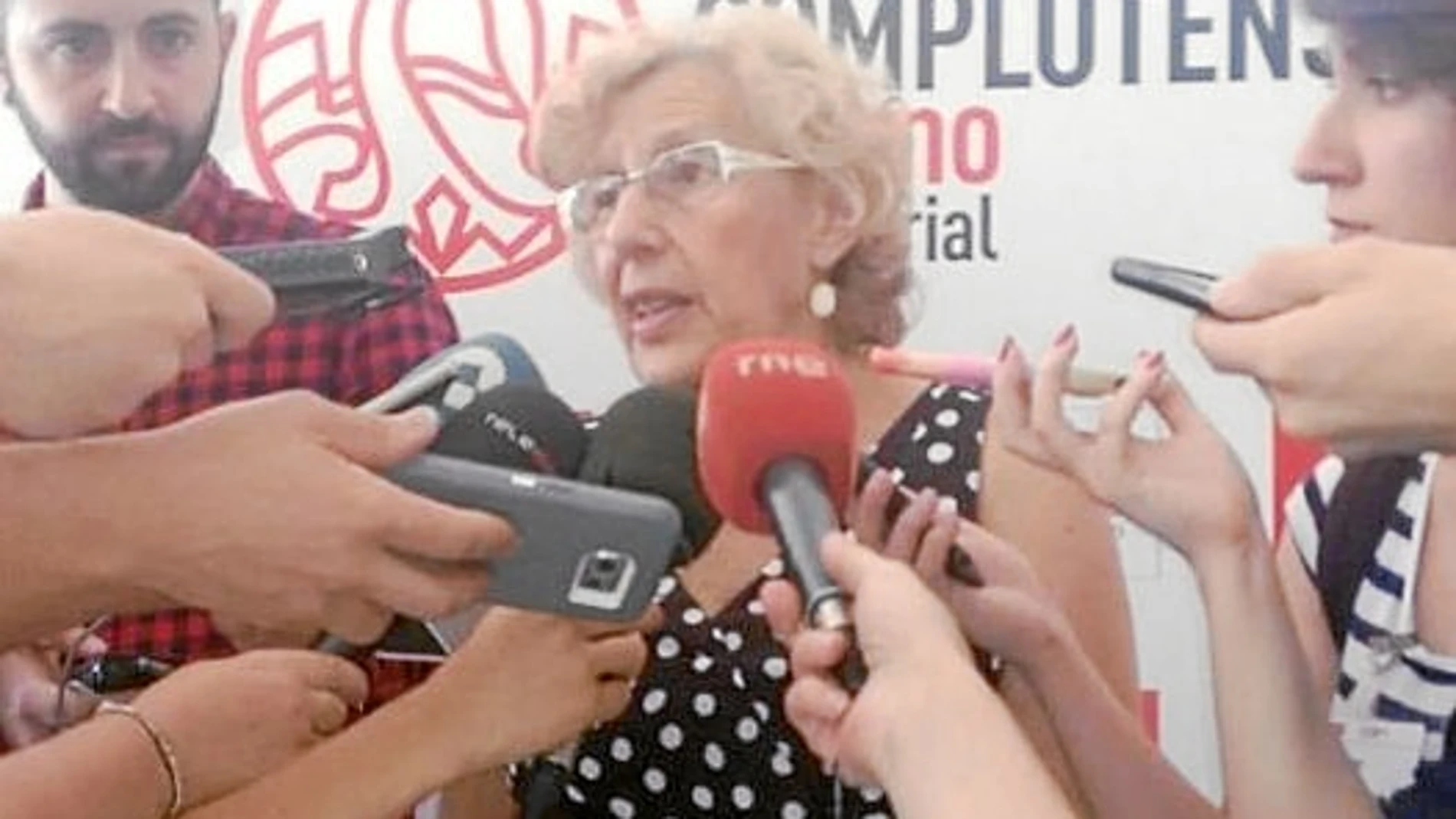 La alcaldesa de Madrid, Manuela Carmena, participó ayer en los Cursos de Verano de la Complutense