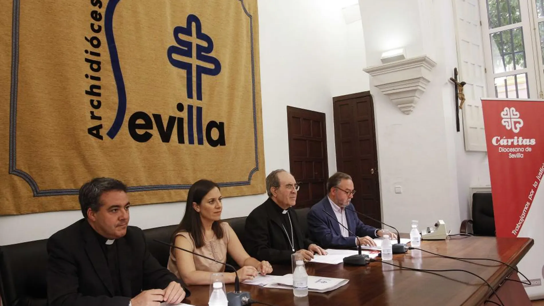 Adrián Ríos, Auxiliadora González, Juan José Asenjo y Mariano Pérez de Ayala, ayer en Sevilla