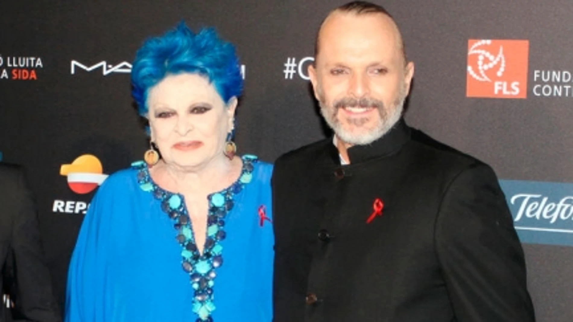 Miguel Bosé, muy enfadado con su madre Lucía Bosé por la entrevista que va a hacer en «Sálvame Deluxe»