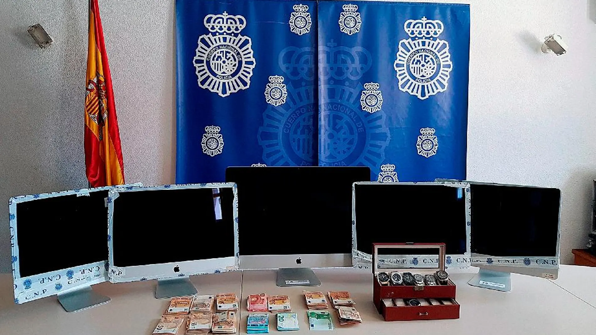 Material incautado en la operación policial