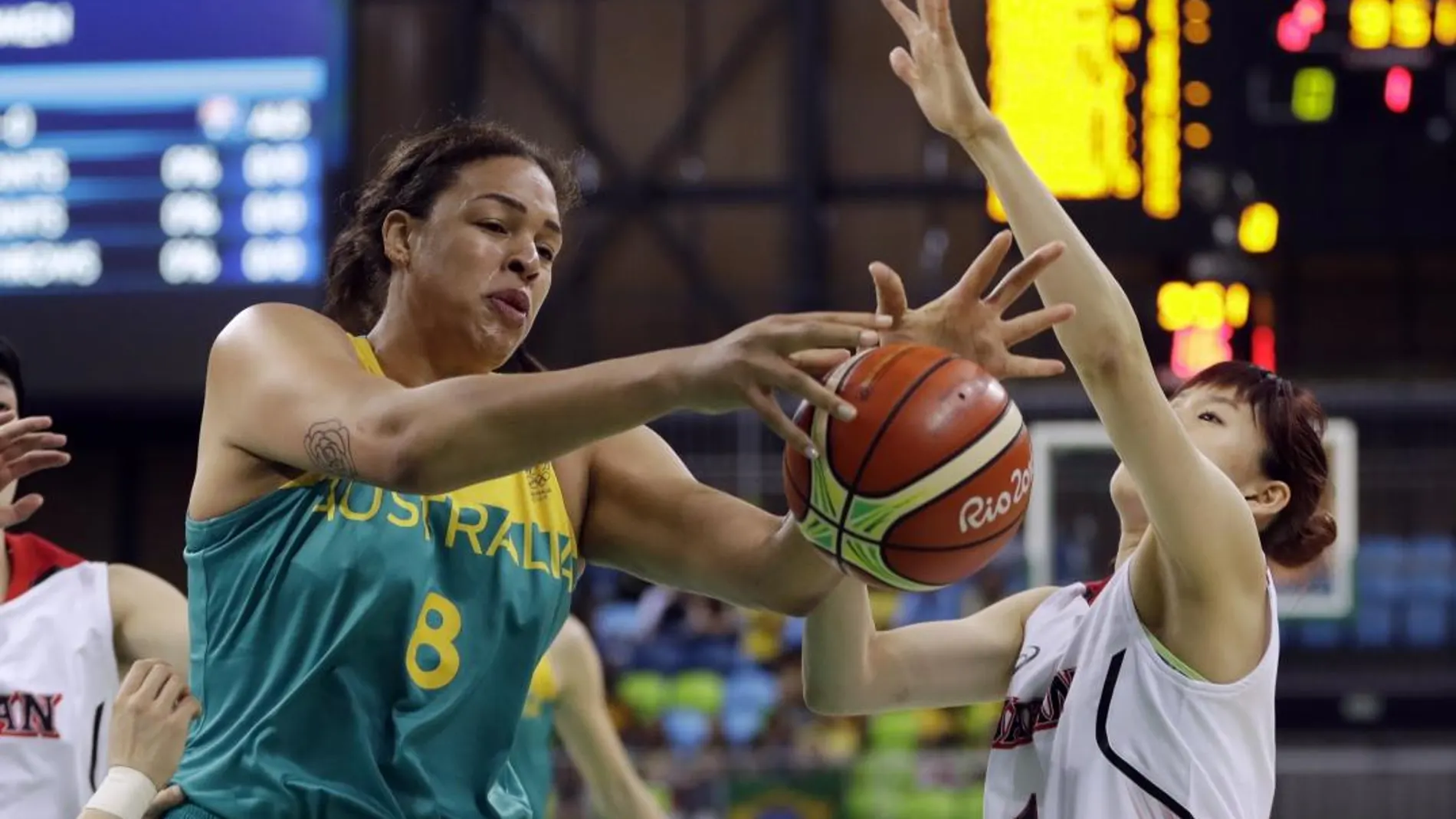 La pívot australiana Liz Cambage