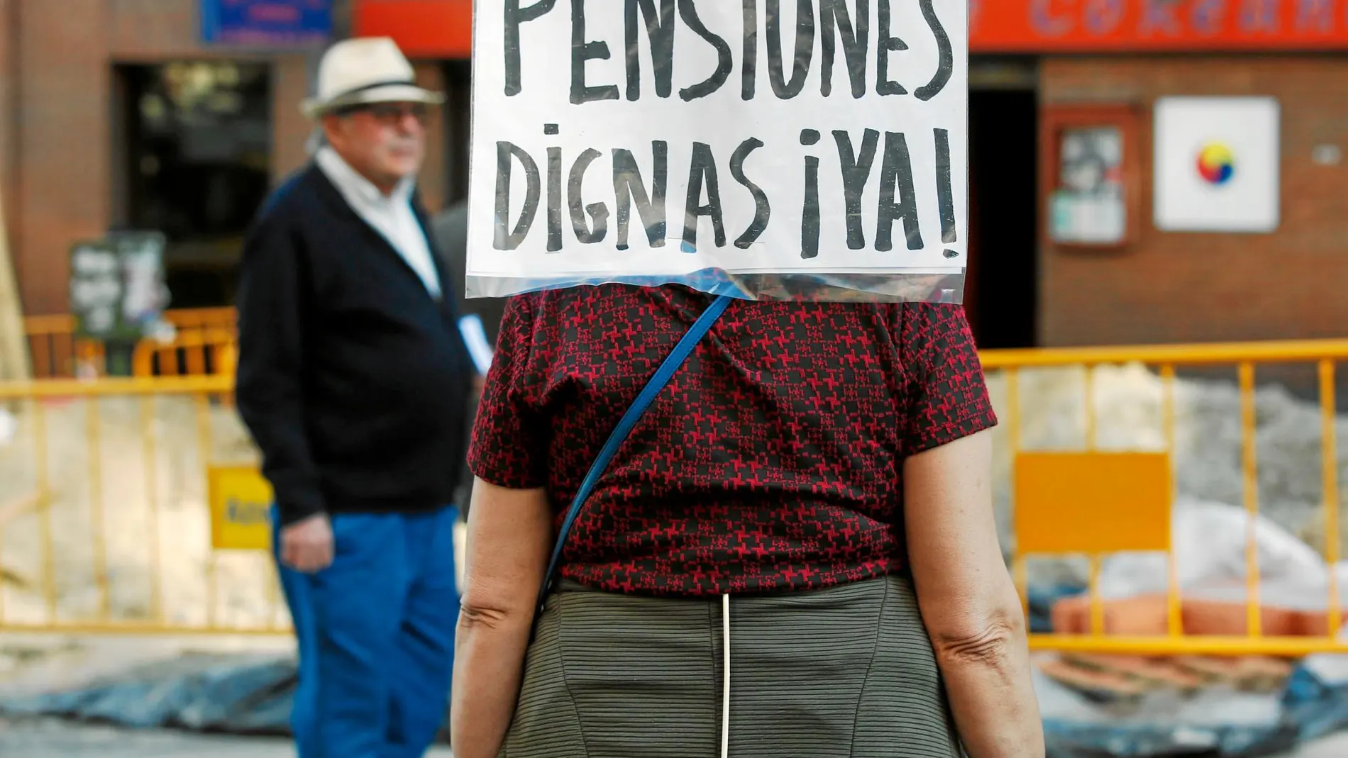 El Gobierno de Sánchez estudia distintas opciones para reducir la nómina de las pensiones / Foto: Jesús G. Feria