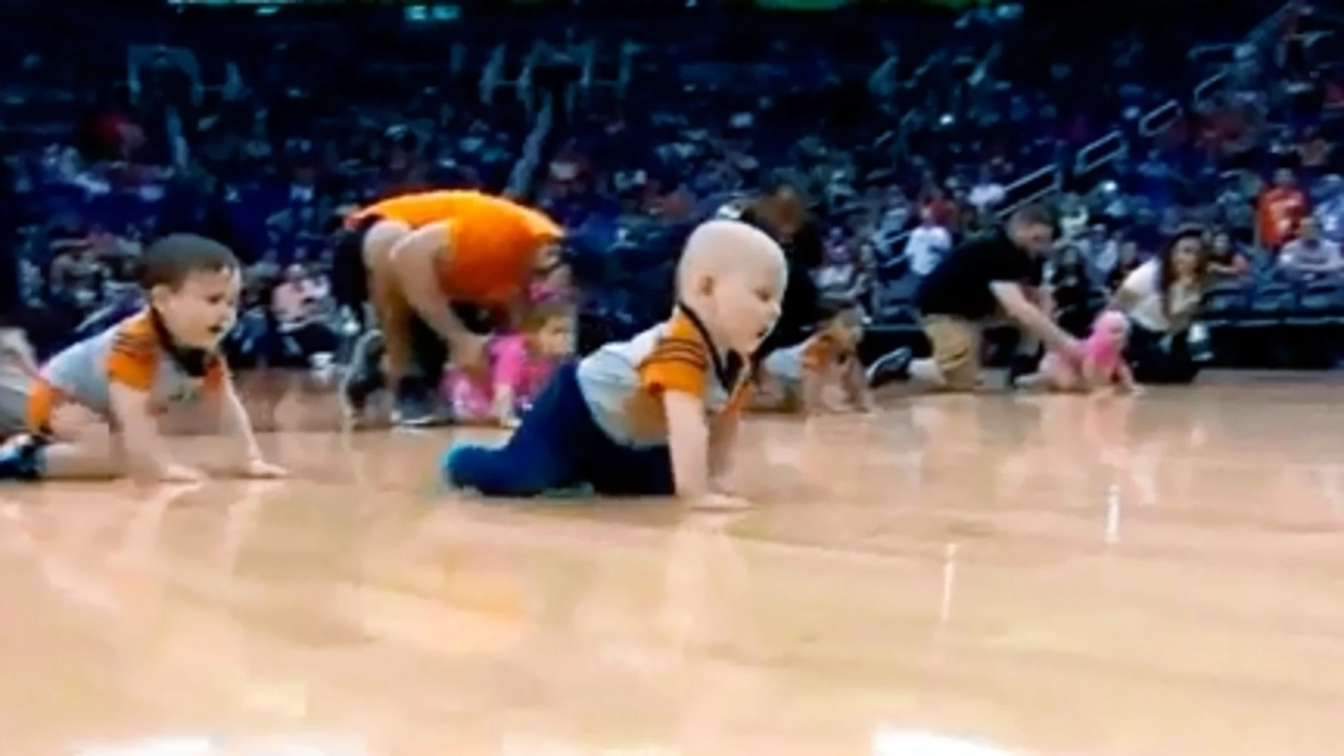 Carreras de bebés: la competición más entrañable y divertida en la NBA