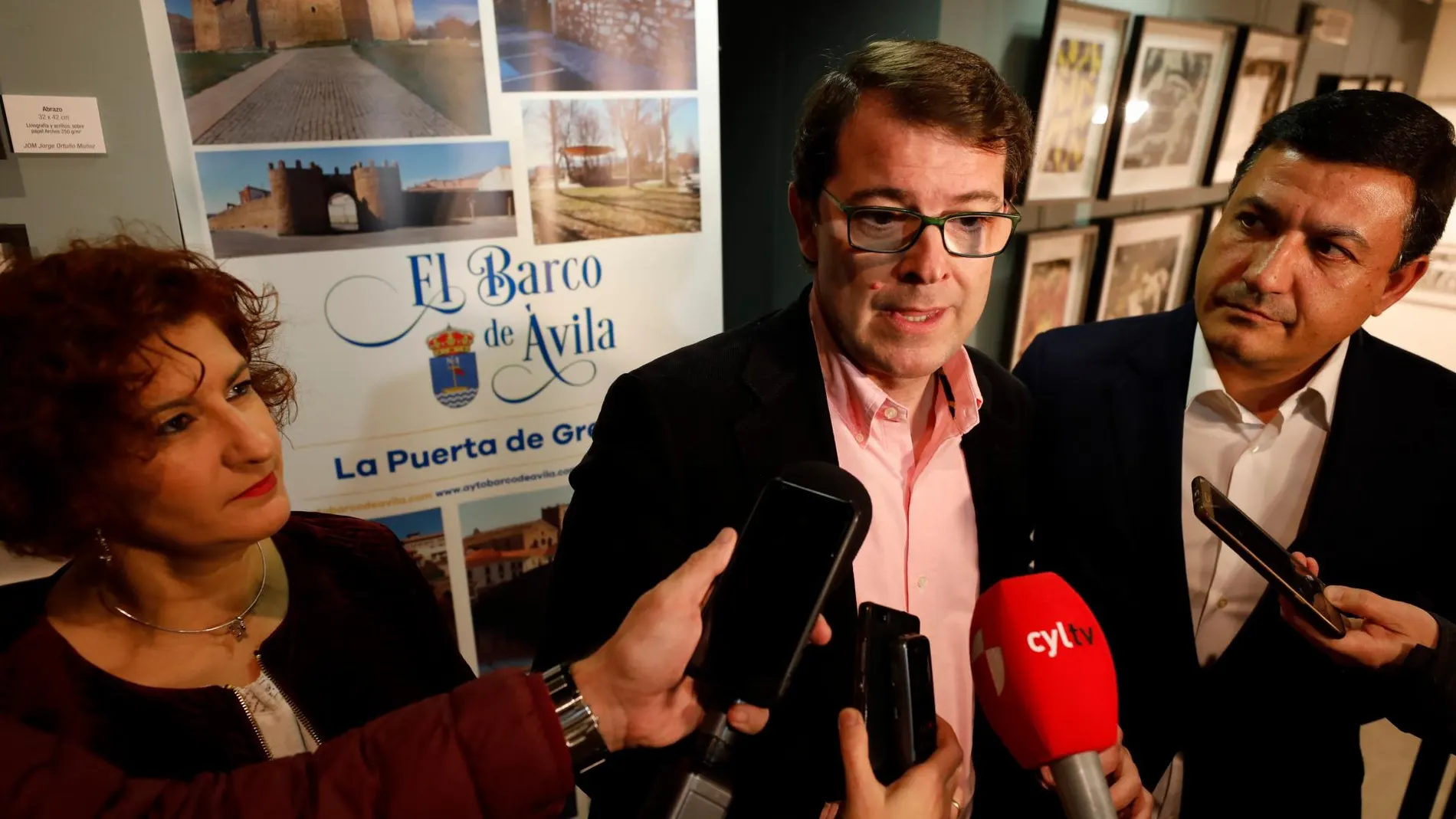 El presidente del PPCyL, Alfonso Fernández Mañueco, junto al presidente del PP de Ávila, Carlos García