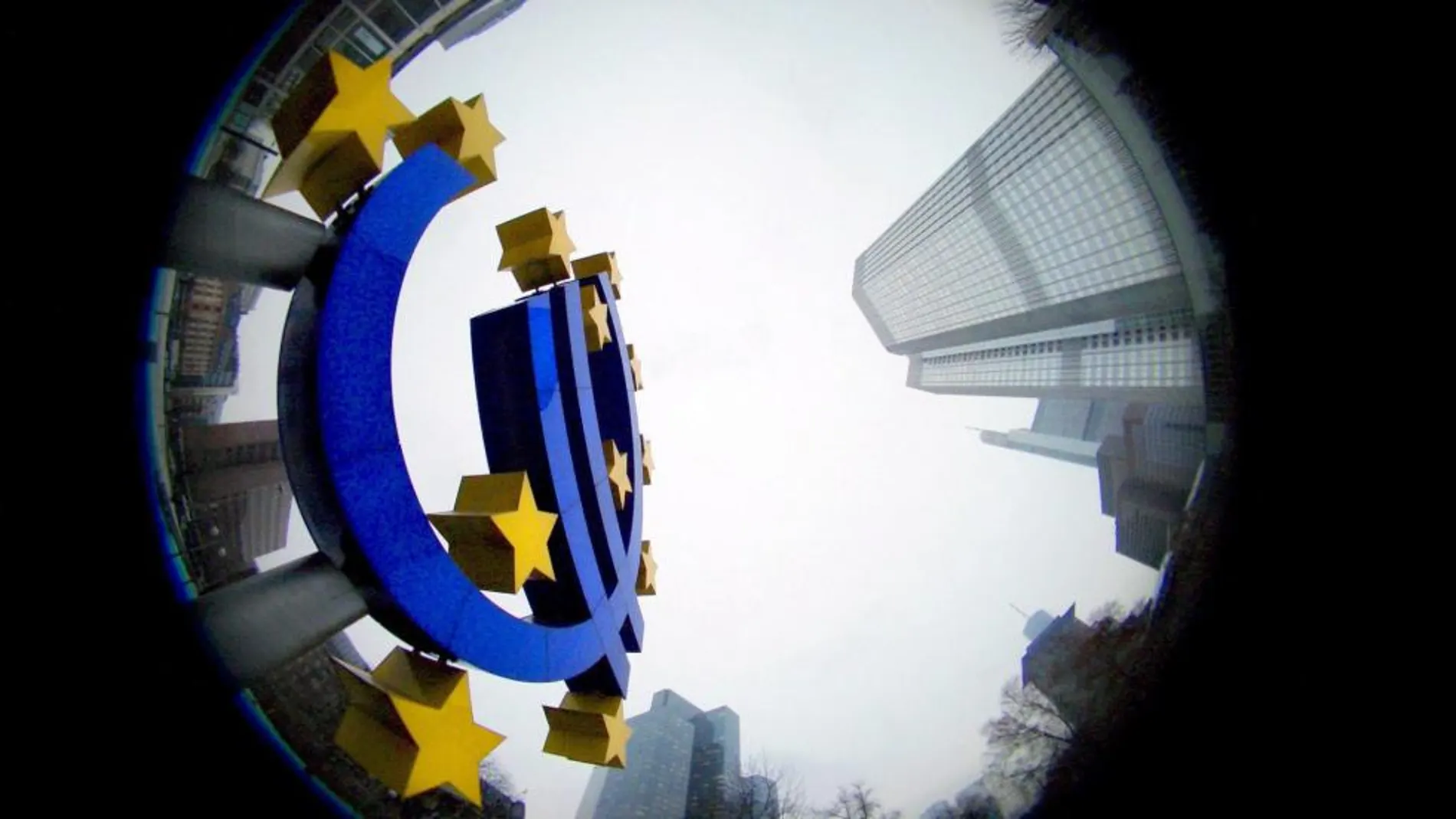 En el conjunto de la Unión Europea (UE) el indicador se mantuvo estable en la cifra récord del 10,9 %, mientras que España registró una subida de dos décimas y llegó al 26,7 %.