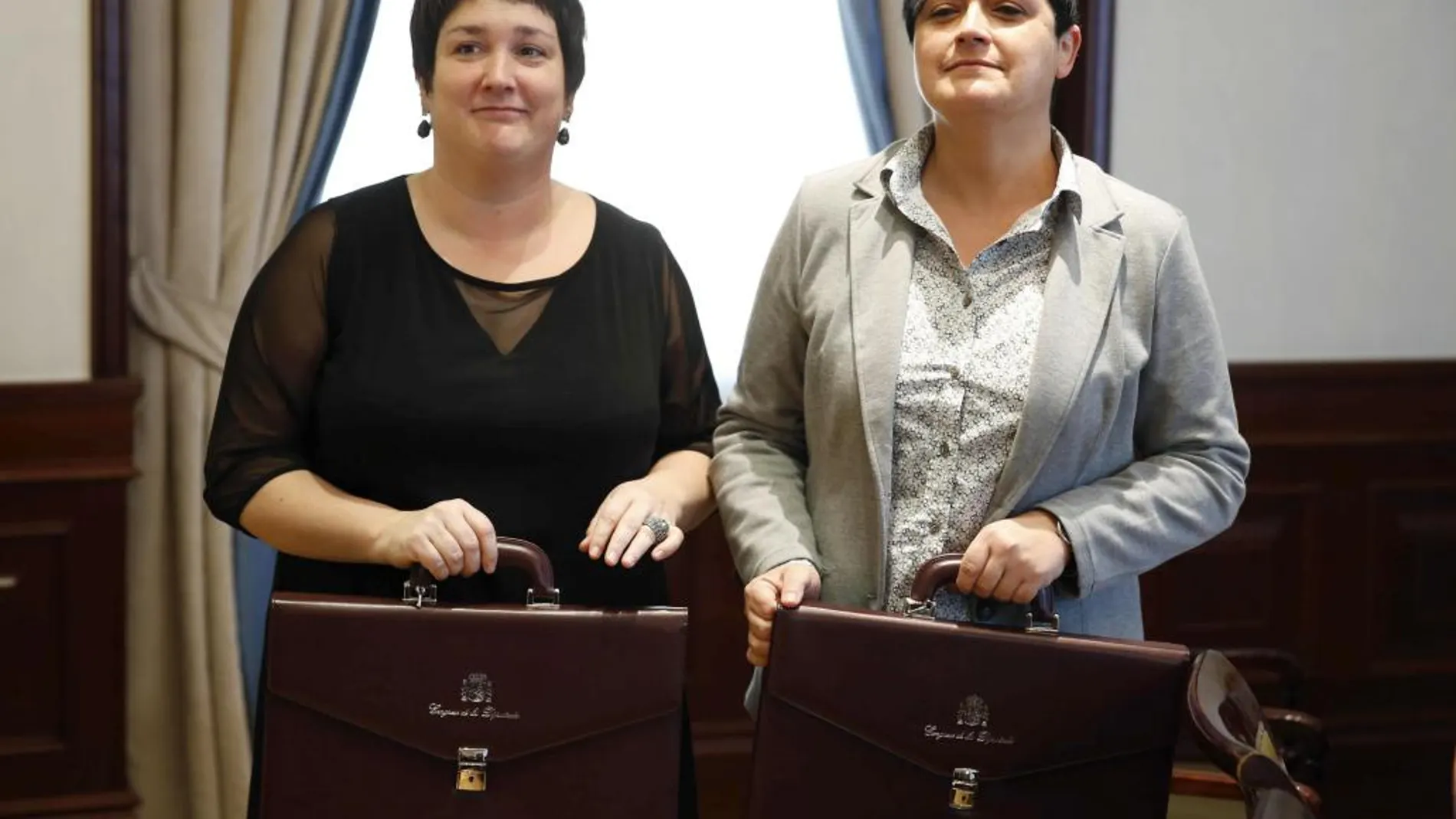 Las diputadas de Bildu, Onintza Enbeita y Marian Beitialarrangoitia