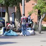 En su huída, los manteros se abalanzaron sobre un policía para evitar que diera alcance a un compañero