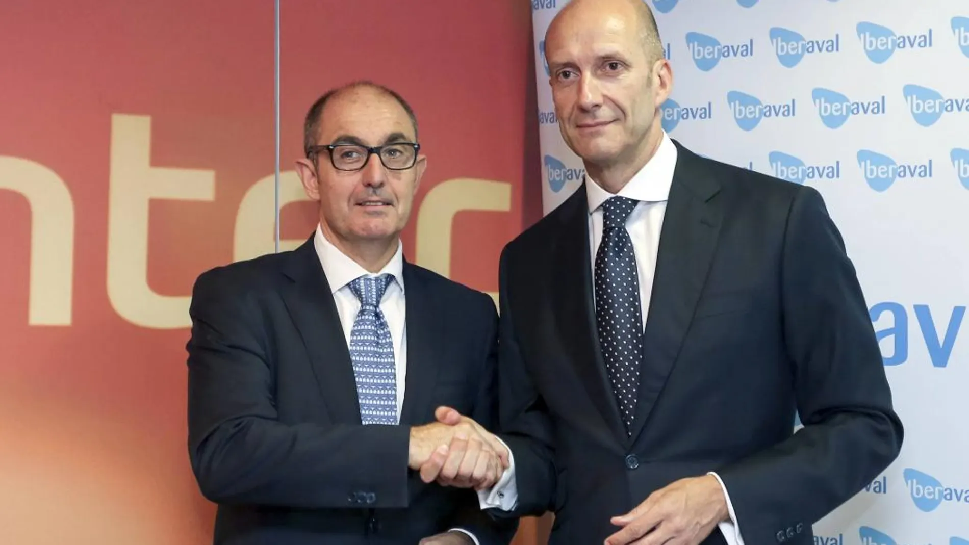 Pedro Pisonero y Joaquín da Silva, durante la firma del convenio