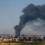 Una gran columna de humo aparece sobre el municipio de Chiloeches (
