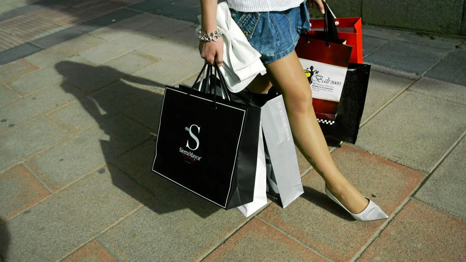 El mayor nivel de precios de la ropa se observó en Suecia (136%) y Dinamarca (131%).