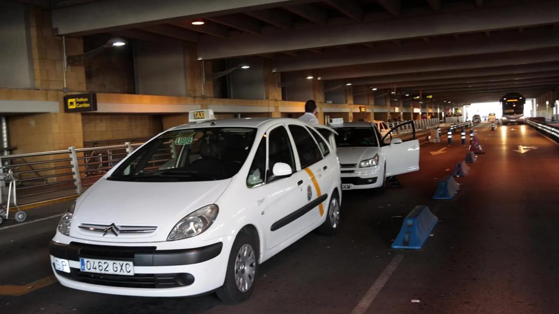 Los episodios de intrusismo han agravado el conflicto del taxi en San Pablo