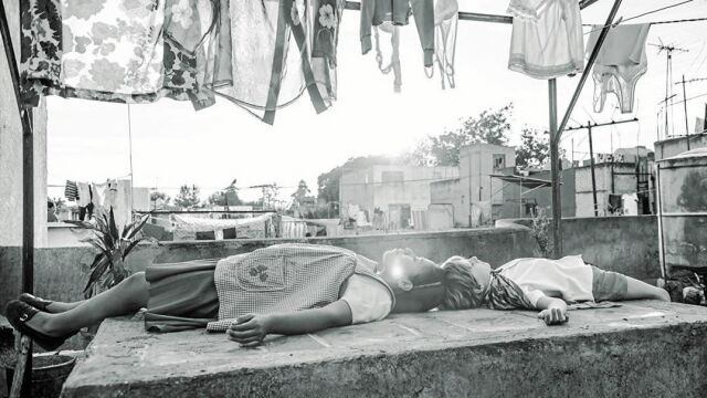 Una escena de «Roma», de Alfonso Cuarón, ganadora del León de Oro y aspirante al Oscar a mejor película extranjera por México