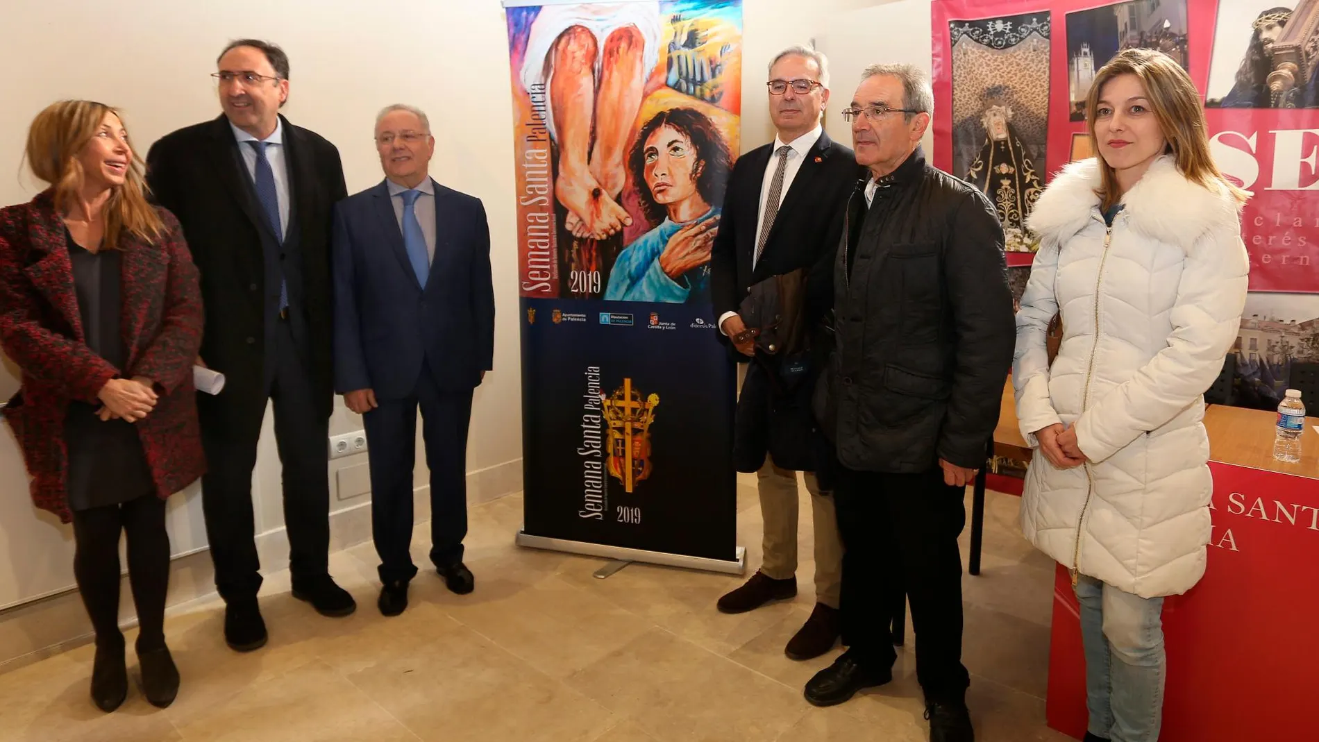 El presidente de la Hermandad de Cofradías de Palencia, Antonio Motila, y el alcalde de Palencia, Alfonso Polanco, entre otros, presenta la Semana Santa 2019 en la ciudad