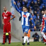 El delantero del Espanyol Gerard Moreno muestra su alegría tras marcar el tercer gol del equipo