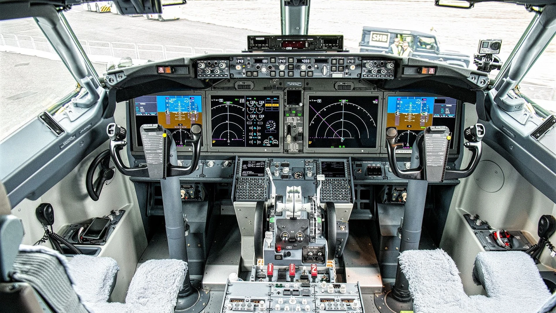 Cabina de pilotaje de un Boeing 737 Max