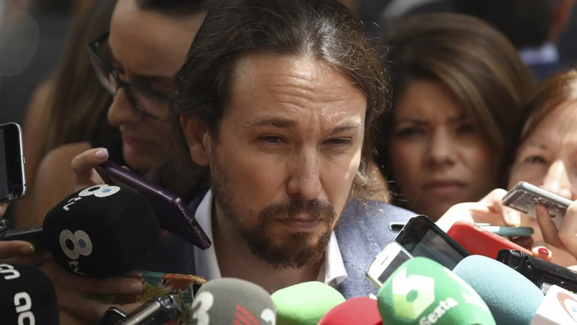 El líder de Podemos, Pablo Iglesias, en declaraciones a los medios