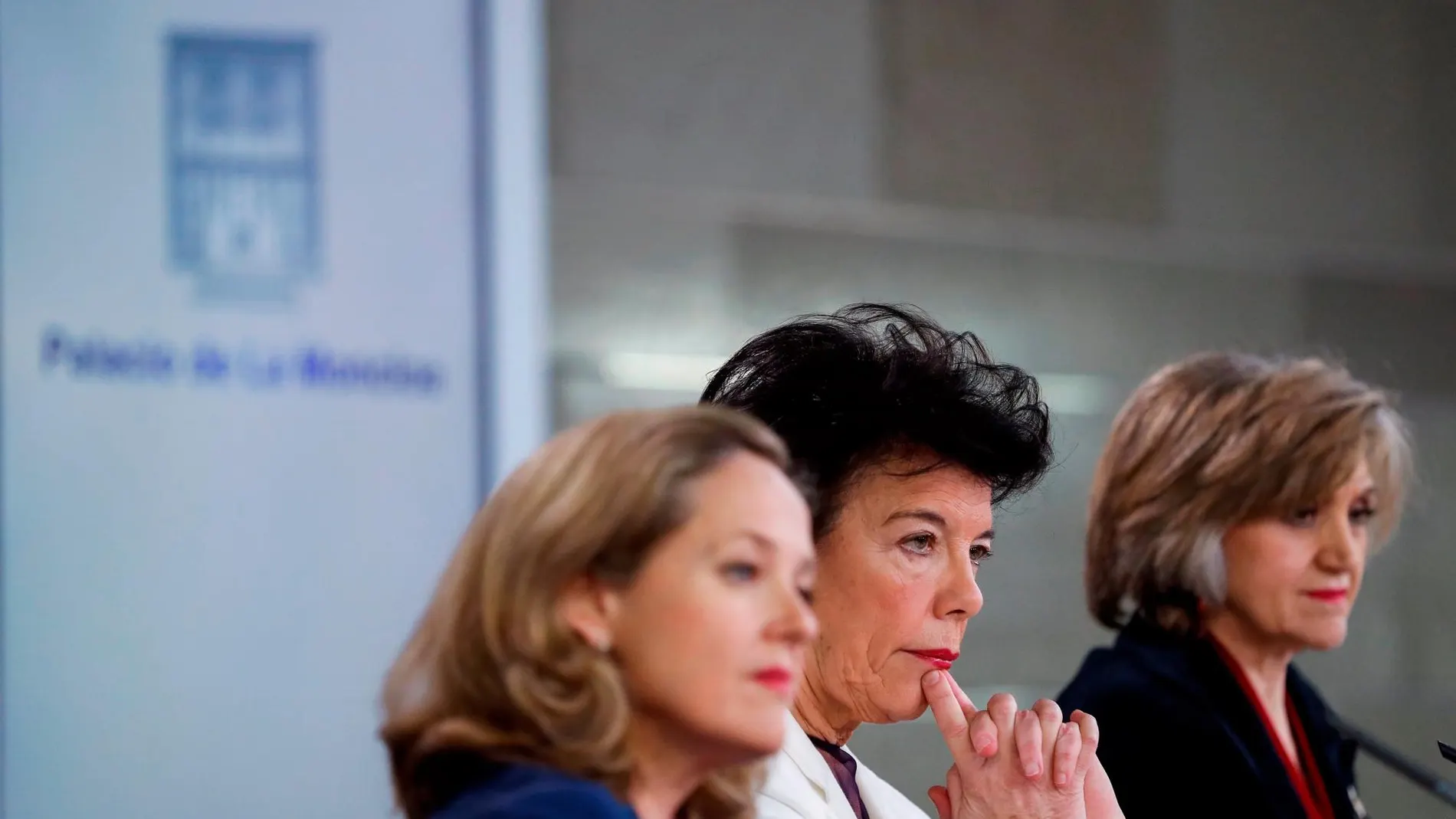 Isabel Celaá, María Luisa Carcedo y Nadia Calviño, durante la rueda de prensa posterior al Consejo de Ministros