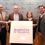 El presidente de la Diputación de Valladolid, Jesús Julio Carnero, presenta la marca junto a Victor Alonso y Magdaleno