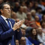 El entrenador del Valencia Basket, Pedro Martínez, durante el partido del pasado día 3
