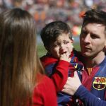 Messi con su hijo Thiago y su mujer, Antonella Roccuzzo