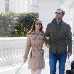 Una pareja normal. Es frecuente ver pasear a Pippa y a James junto a sus perros por el exclusivo barrio de Chelsea