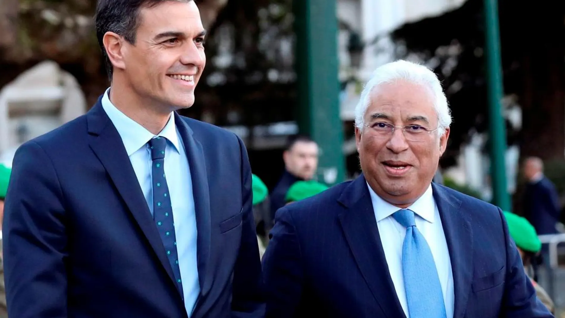 Pedro Sánchez y el primer ministro portugués, Antonio Costa durante la XXX Cumbre Hispano-Portuguesa, en Valladolid. EFE/Kiko Huesca