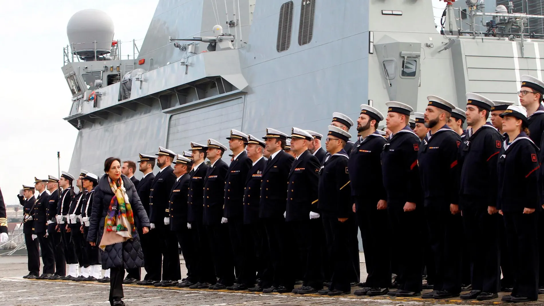 La ministra de Defensa, Margarita Robles, presidiendo el acto de entrega a la Armada del buque "Furor"