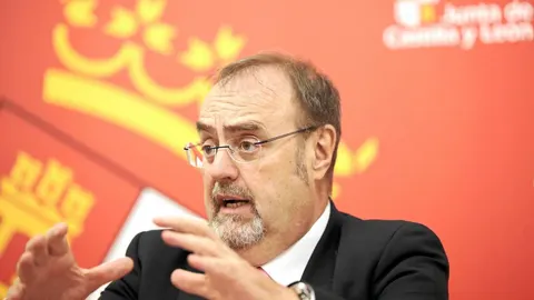 Fernando Rey presenta los nuevos cursos intensivos de español.