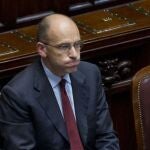 Enrico Letta, entre los ministros de Interior, Angelino Alfano, y Exteriores, Emma Bonino