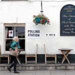 Algunos pubs británicos se convirtieron ayer en colegios electorales temporales