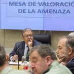 Reunión de la mesa de evaluación de la amenaza terrorista que ha presidido el ministro del Interior, Juan Ignacio Zoido