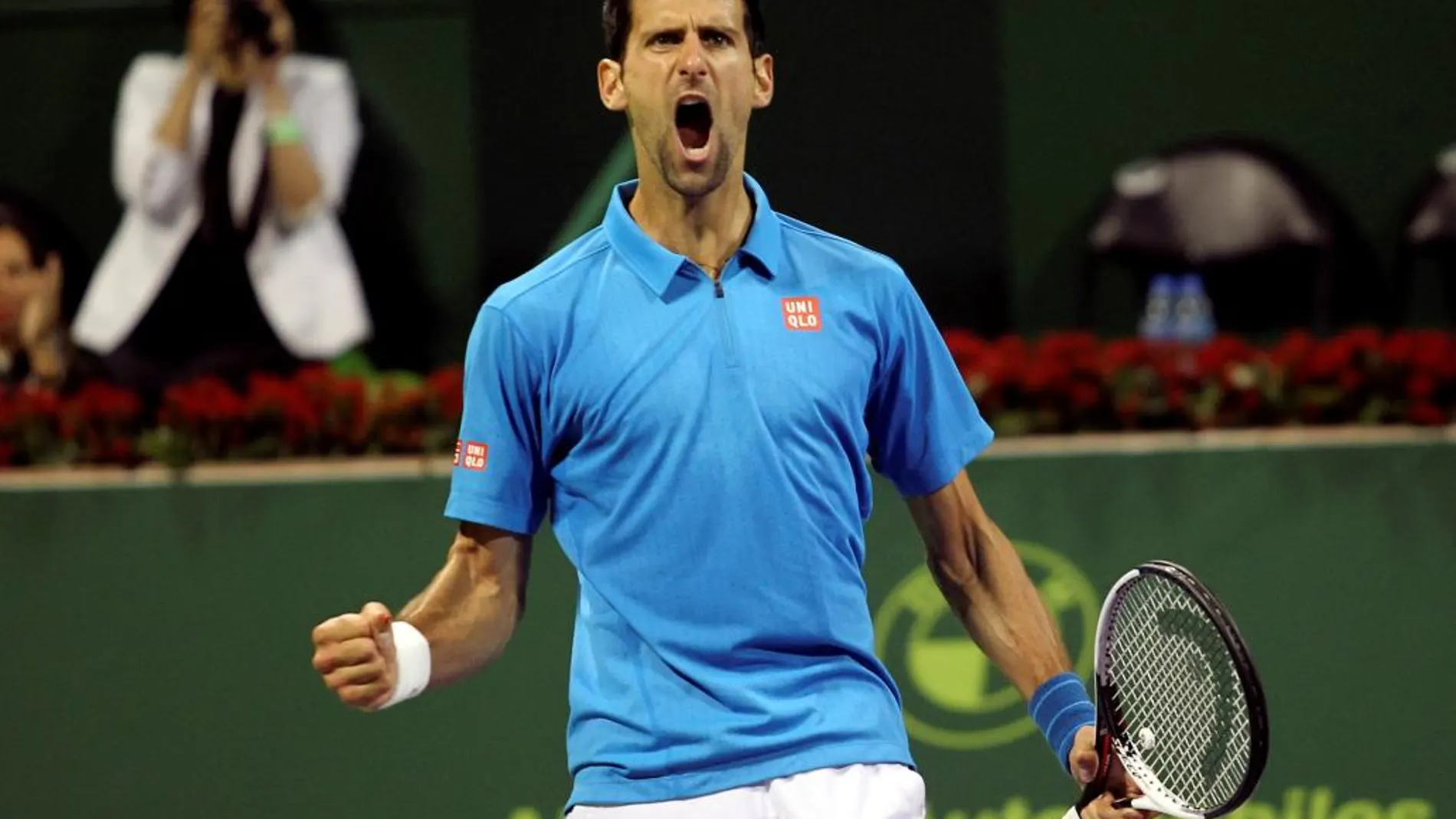 Novak Djokovic celebra un punto ante Andy Murray
