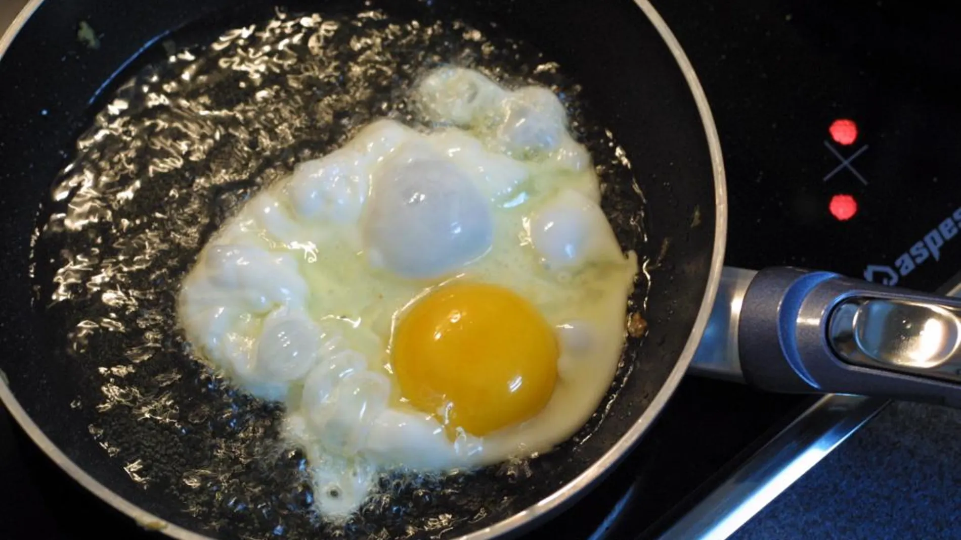Comer un huevo al día no eleva el riesgo de infarto