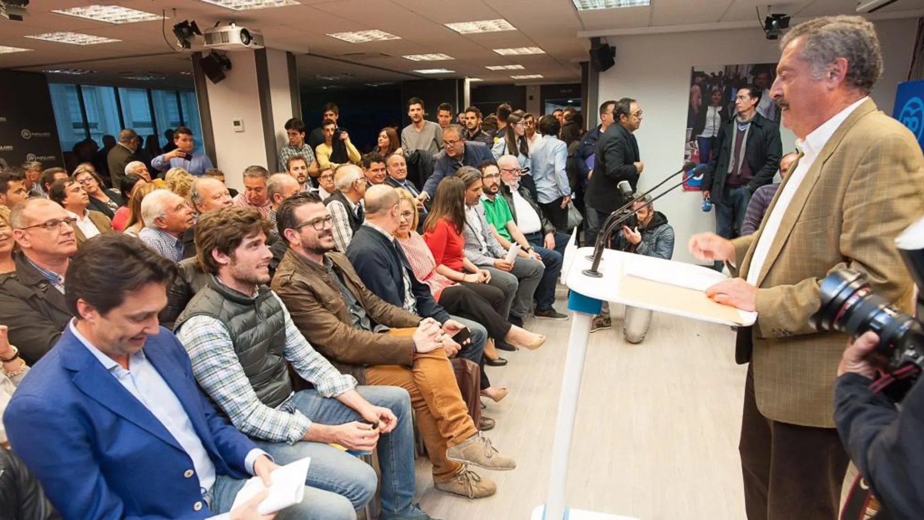 La última Junta Directiva del PP de Valencia se cerró sin acuerdo, puesto que la lista del Comité Organizador del Congreso (COC) propuesta por Betoret se rechazó por 24 votos de diferencia